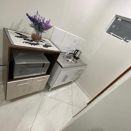 Linda Suite Proxima Ao Aeroporto E Jardim Botanico Curitiba Bagian luar foto