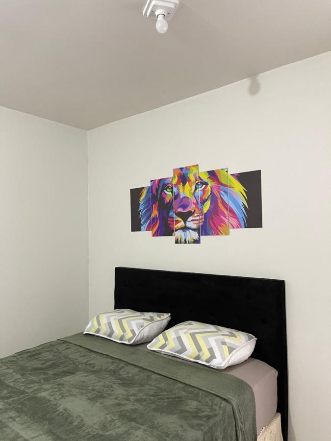 Linda Suite Proxima Ao Aeroporto E Jardim Botanico Curitiba Bagian luar foto